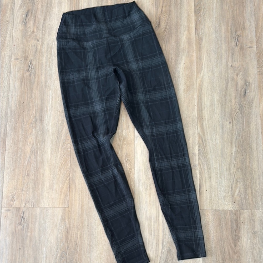 ALO Yoga Black Plaid Leggings